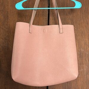 Pink tote bag, magnetic closure, perfect for school and computer. leather look